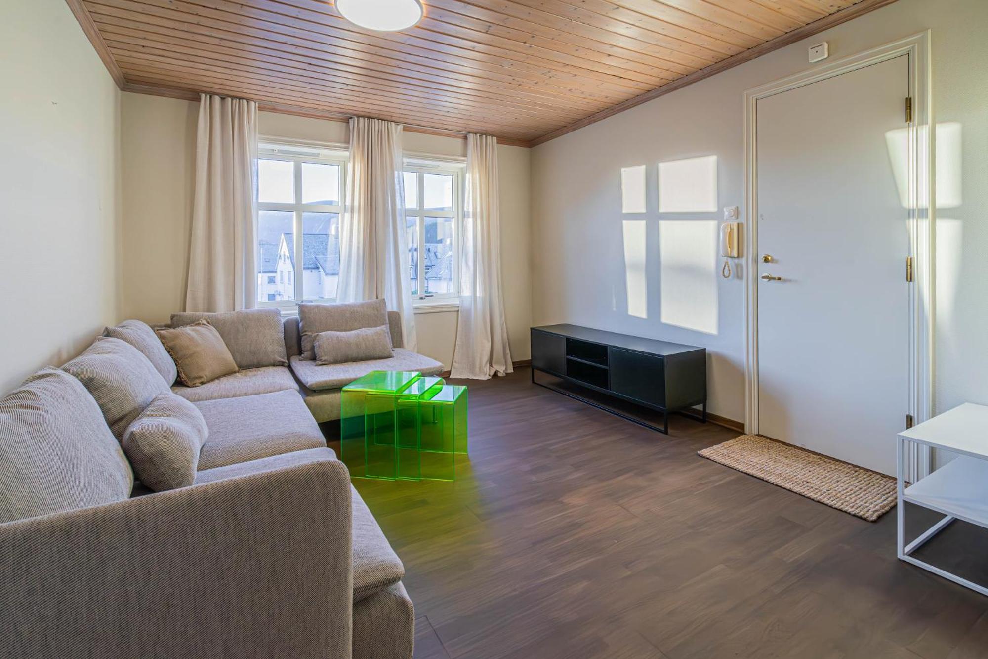 Charming And Bright Apartment In Alesund City Esterno foto